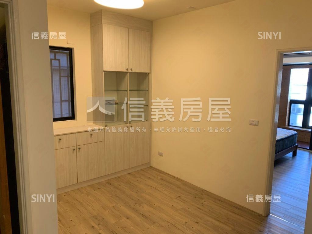 ㊖西區雙車位露臺採光戶房屋室內格局與周邊環境