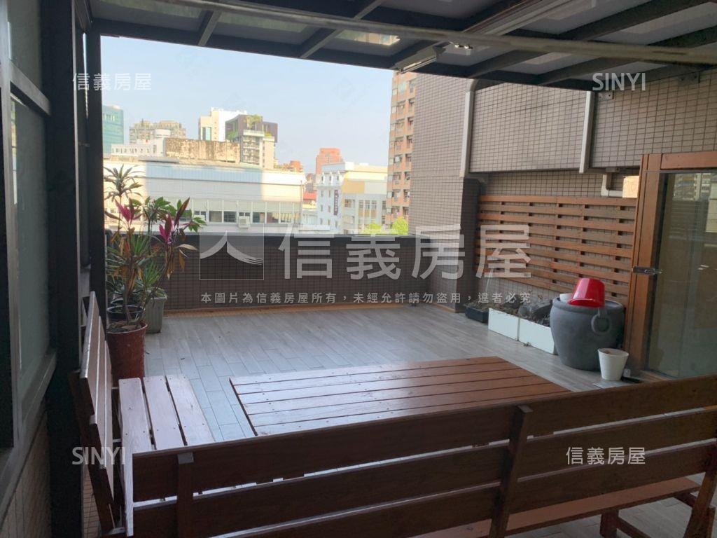 ㊖西區雙車位露臺採光戶房屋室內格局與周邊環境