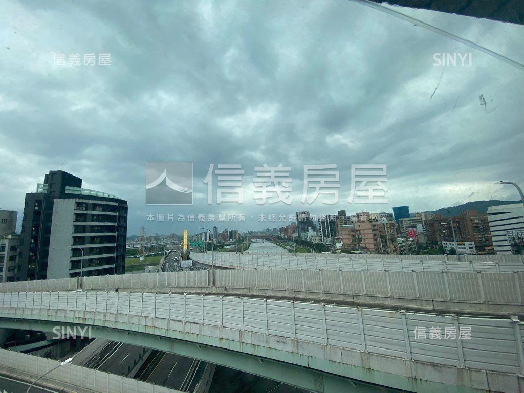 南京三民高樓河景採光美宅房屋室內格局與周邊環境