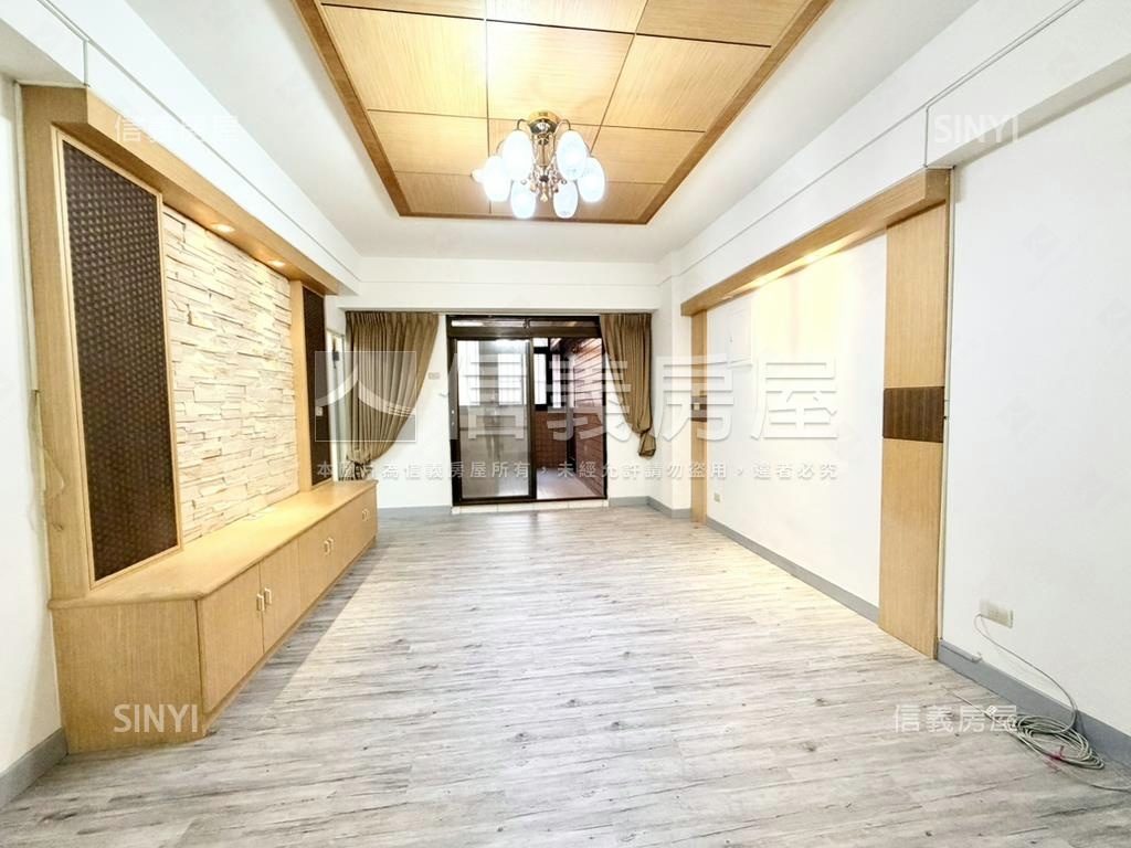 低自備近捷運大三房附車位房屋室內格局與周邊環境