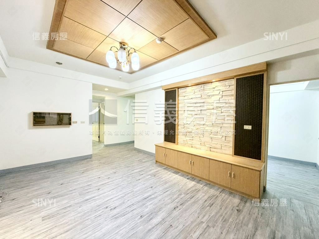 低自備近捷運大三房附車位房屋室內格局與周邊環境