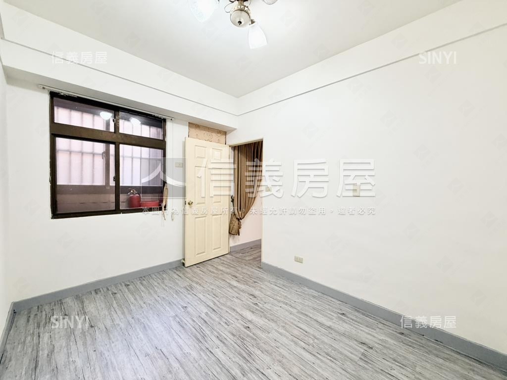 低自備近捷運大三房附車位房屋室內格局與周邊環境