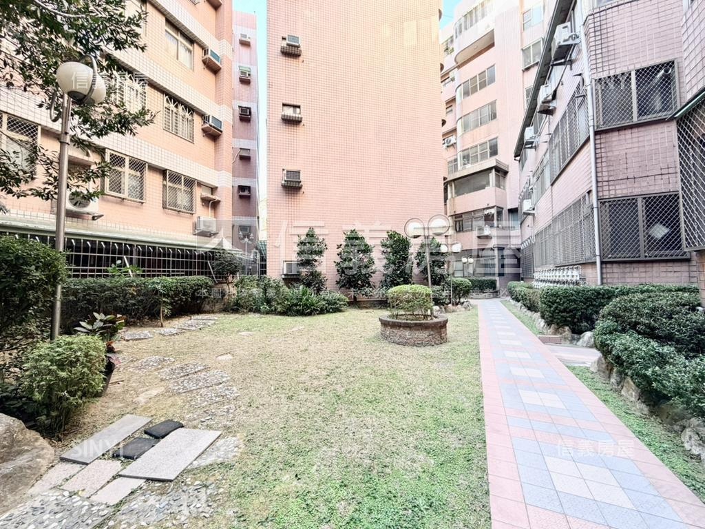 低自備近捷運大三房附車位房屋室內格局與周邊環境