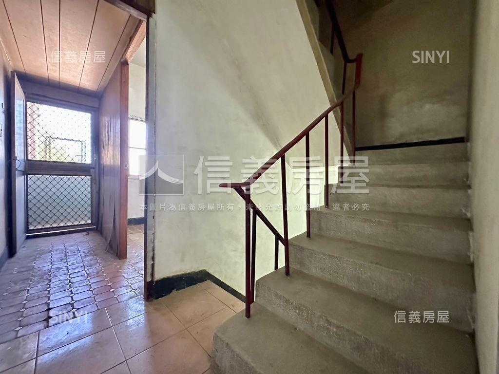 近奇美醫院活巷透天房屋室內格局與周邊環境