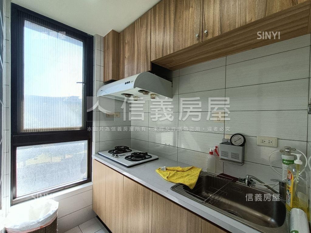 東區臻藏。電梯三房房屋室內格局與周邊環境