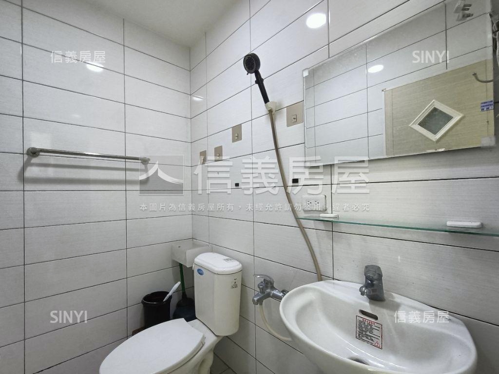 東區臻藏。電梯三房房屋室內格局與周邊環境