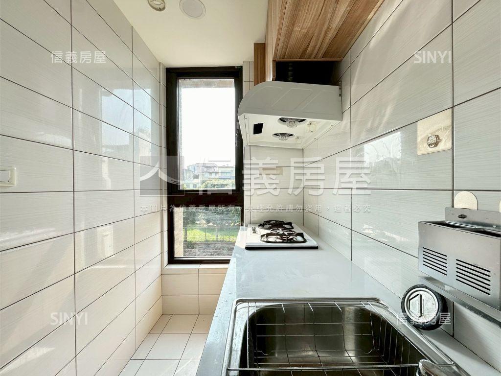 東區臻藏。電梯三房房屋室內格局與周邊環境