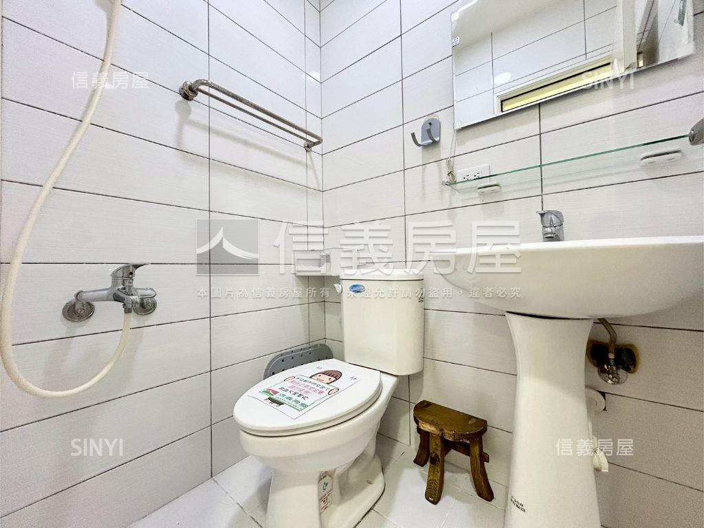 東區臻藏。電梯三房房屋室內格局與周邊環境