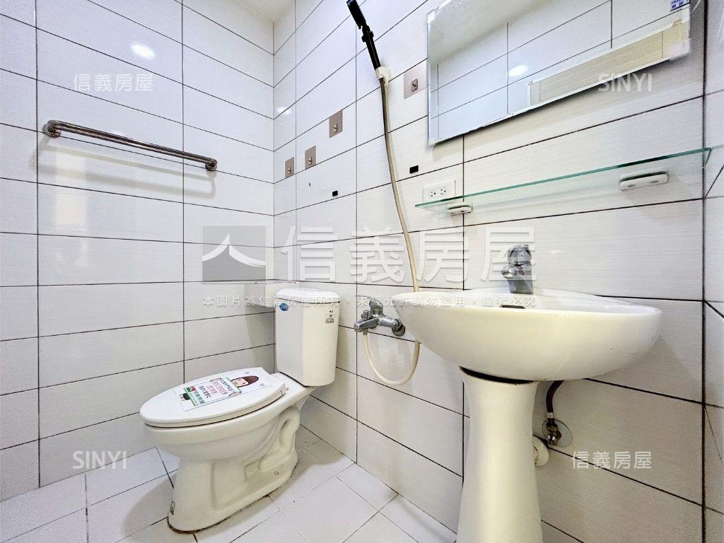 東區臻藏。電梯三房房屋室內格局與周邊環境