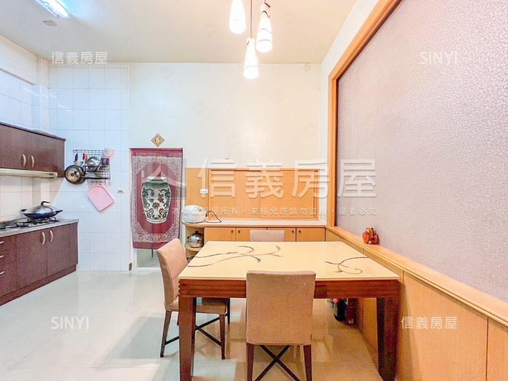 大地坪邊間優美車庫透天房屋室內格局與周邊環境