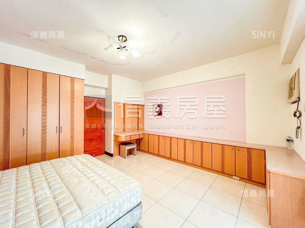 大地坪邊間優美車庫透天房屋室內格局與周邊環境
