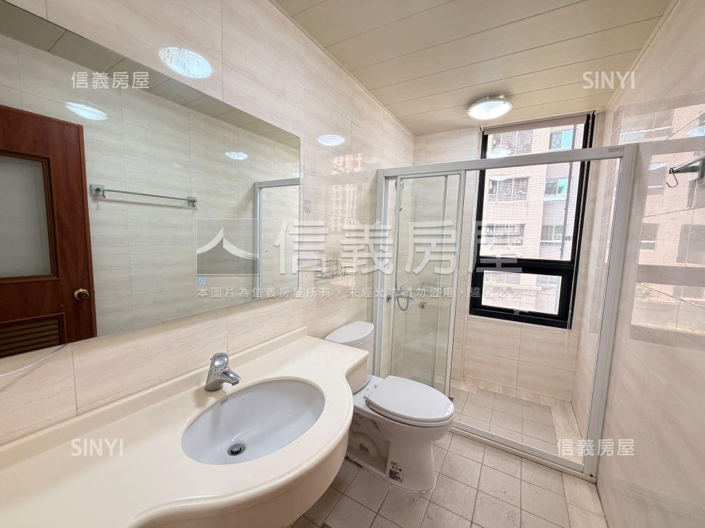 農１６裕誠路角窗透店房屋室內格局與周邊環境