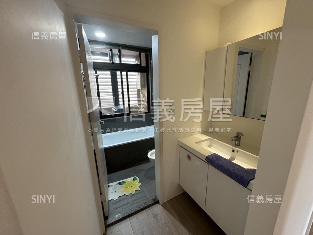 鳳霖文山邊間電梯三房車位房屋室內格局與周邊環境