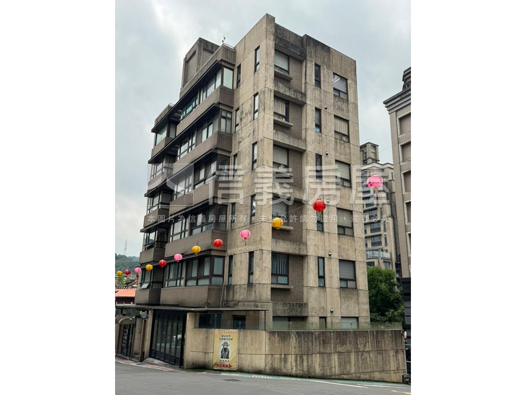 鳳霖文山邊間電梯三房車位房屋室內格局與周邊環境