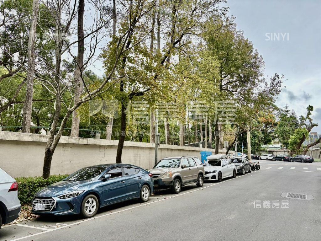 專任＊石牌樹景一樓好停車房屋室內格局與周邊環境