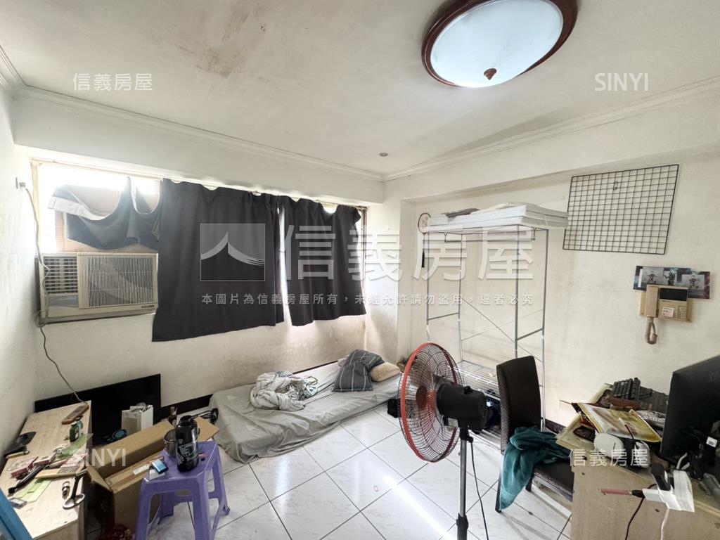 專任明志電梯樓中樓大六房房屋室內格局與周邊環境