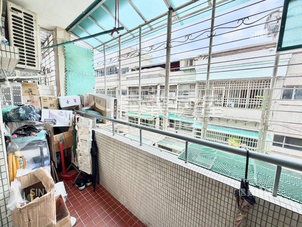 國泰建設公寓三房＋頂加房屋室內格局與周邊環境