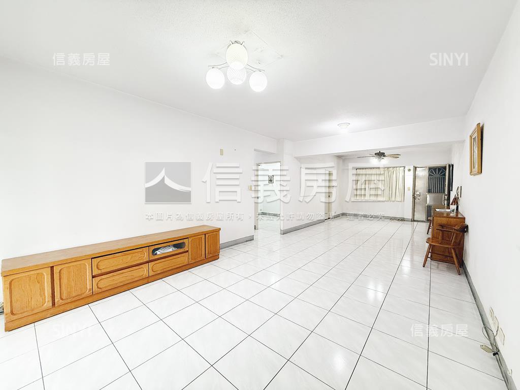 明德捷運文山華廈四房房屋室內格局與周邊環境