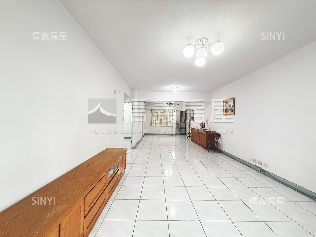 明德捷運文山華廈四房房屋室內格局與周邊環境