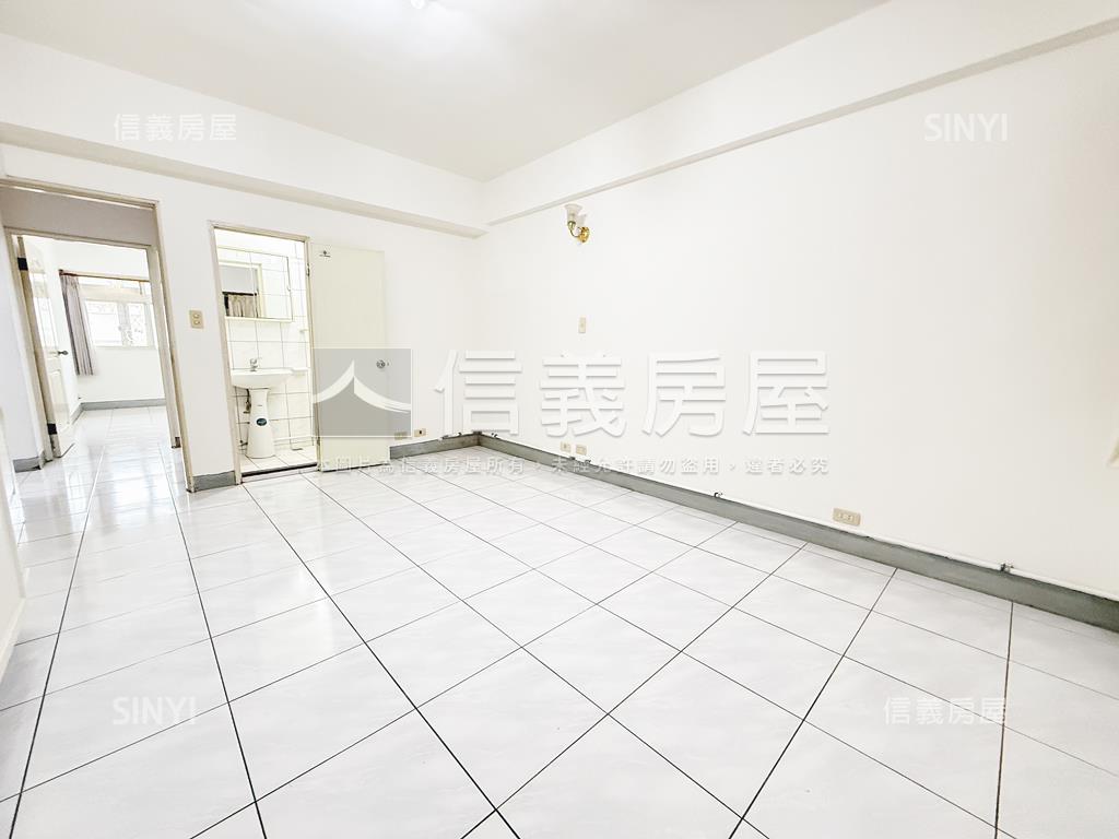 明德捷運文山華廈四房房屋室內格局與周邊環境