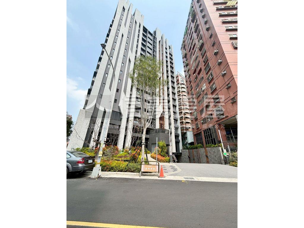 富宇上和苑三房平車房屋室內格局與周邊環境