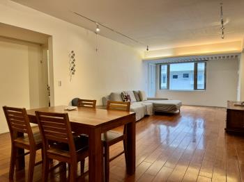 國泰華廈三房美屋