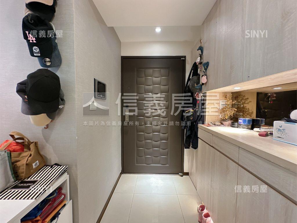 微美小丘精美兩房車位房屋室內格局與周邊環境