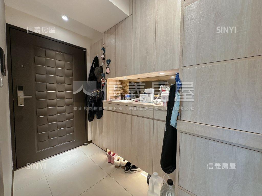 微美小丘精美兩房車位房屋室內格局與周邊環境