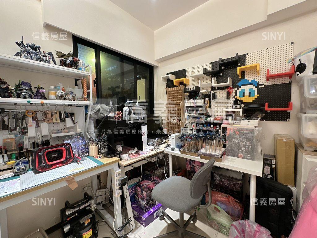 微美小丘精美兩房車位房屋室內格局與周邊環境