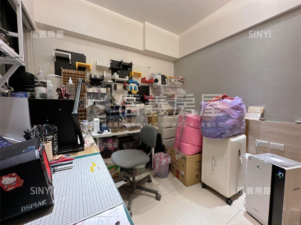 微美小丘精美兩房車位房屋室內格局與周邊環境