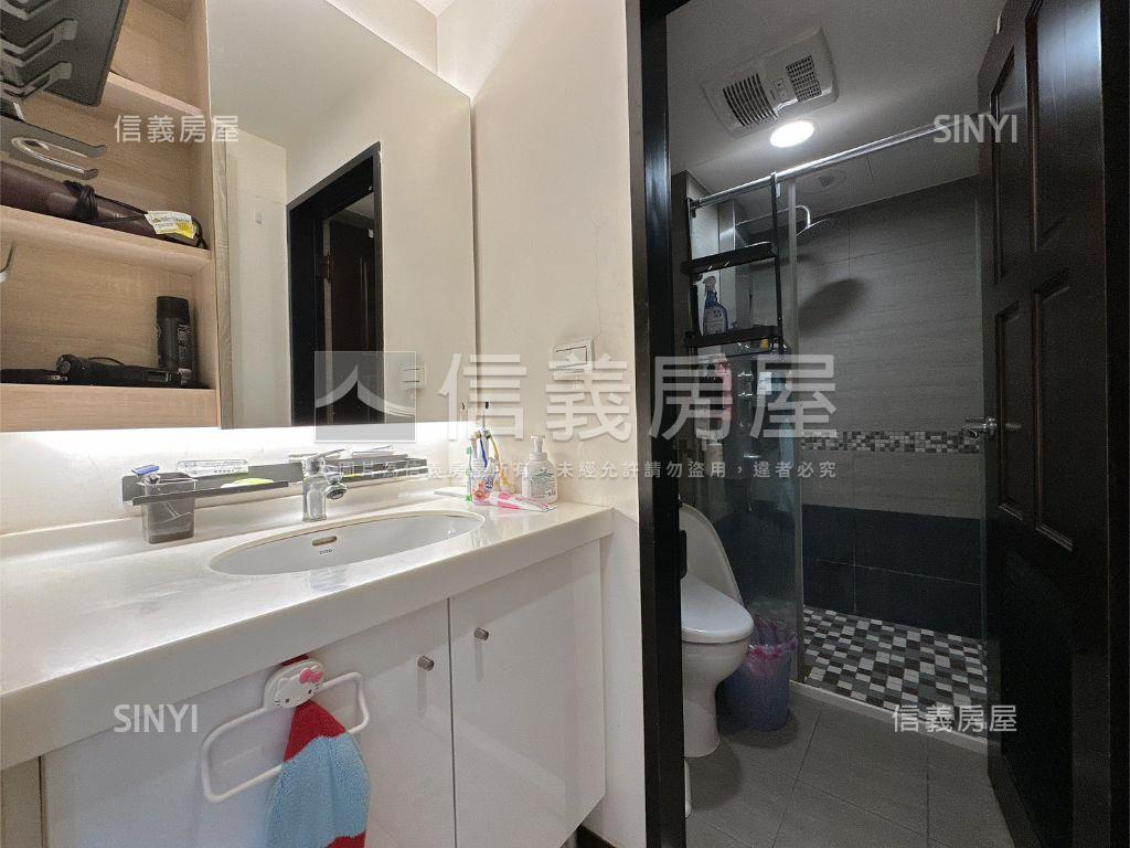 微美小丘精美兩房車位房屋室內格局與周邊環境