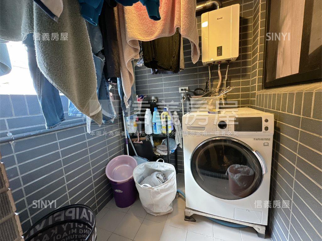 微美小丘精美兩房車位房屋室內格局與周邊環境