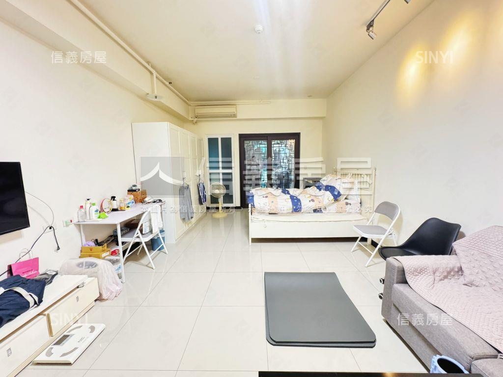 甲山林天廈高樓稀有一大房房屋室內格局與周邊環境