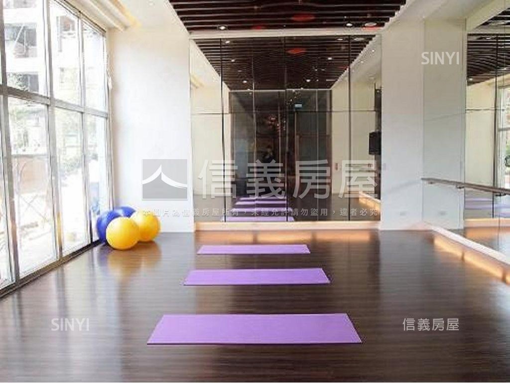 甲山林天廈高樓稀有一大房房屋室內格局與周邊環境