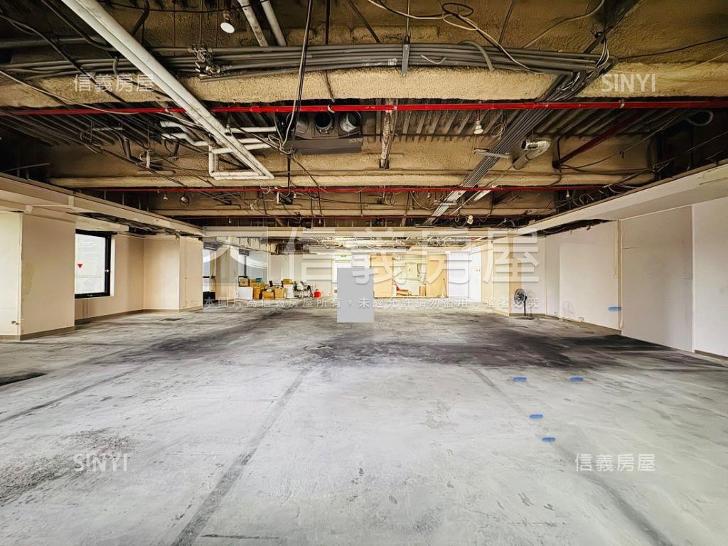 新案★世紀金融廣場★純辦房屋室內格局與周邊環境