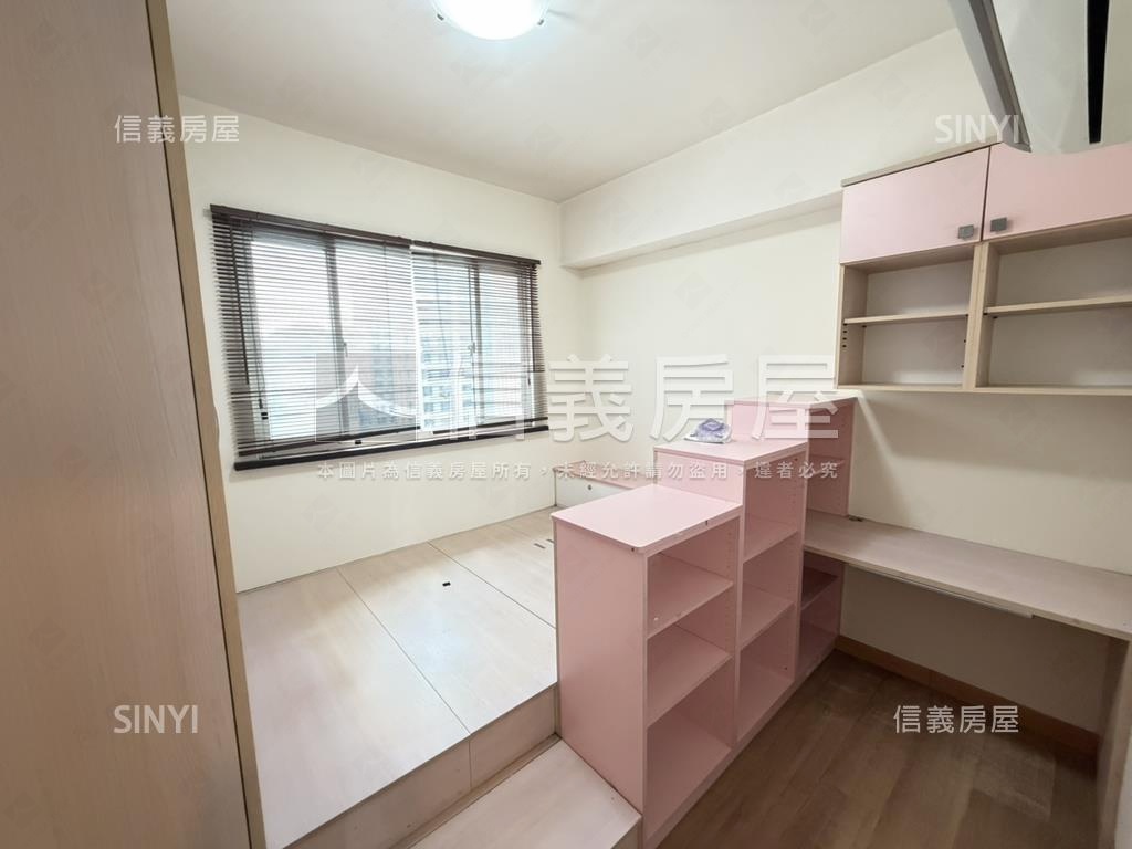 麗寶新傳次頂樓三房車位房屋室內格局與周邊環境