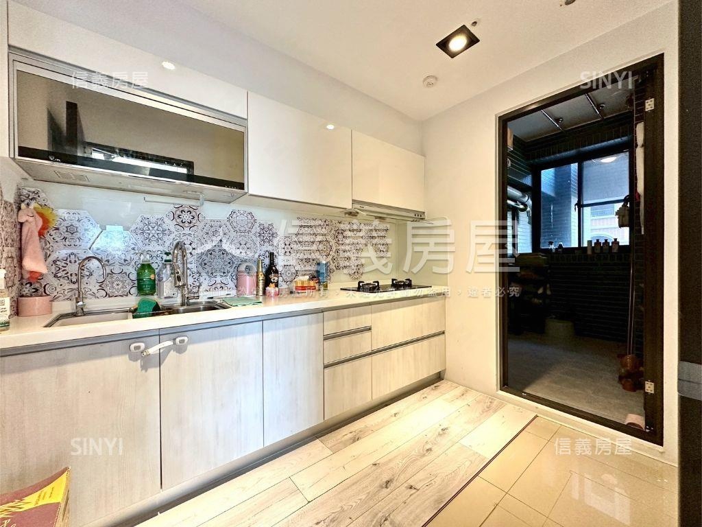 藍田公園景觀裝潢四房平車房屋室內格局與周邊環境