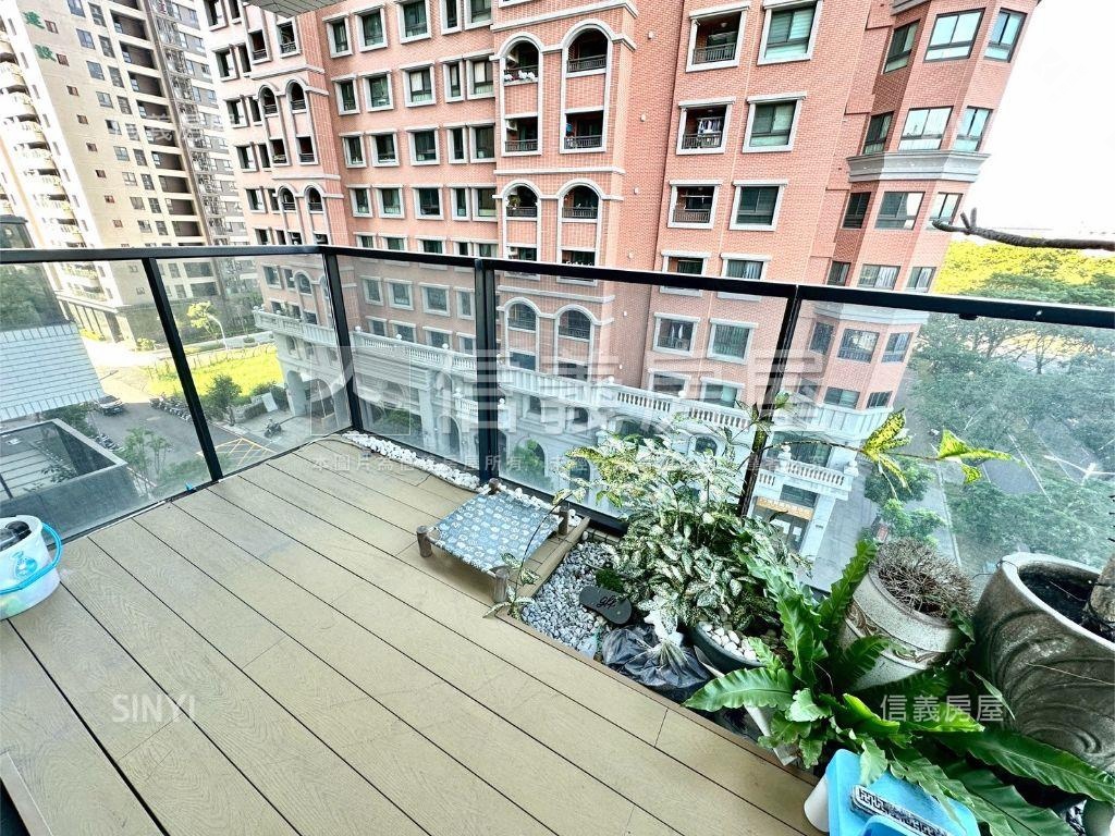 藍田公園景觀裝潢四房平車房屋室內格局與周邊環境