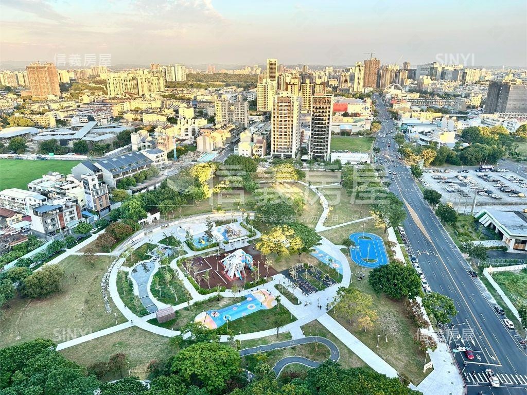 藍田公園景觀裝潢四房平車房屋室內格局與周邊環境