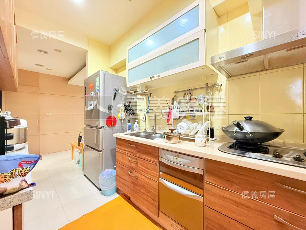 戀戀英國高樓雅致三房平車房屋室內格局與周邊環境