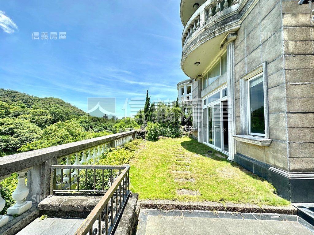 奢華頂級大庭院別墅房屋室內格局與周邊環境