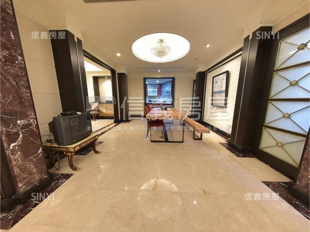 奢華頂級大庭院別墅房屋室內格局與周邊環境