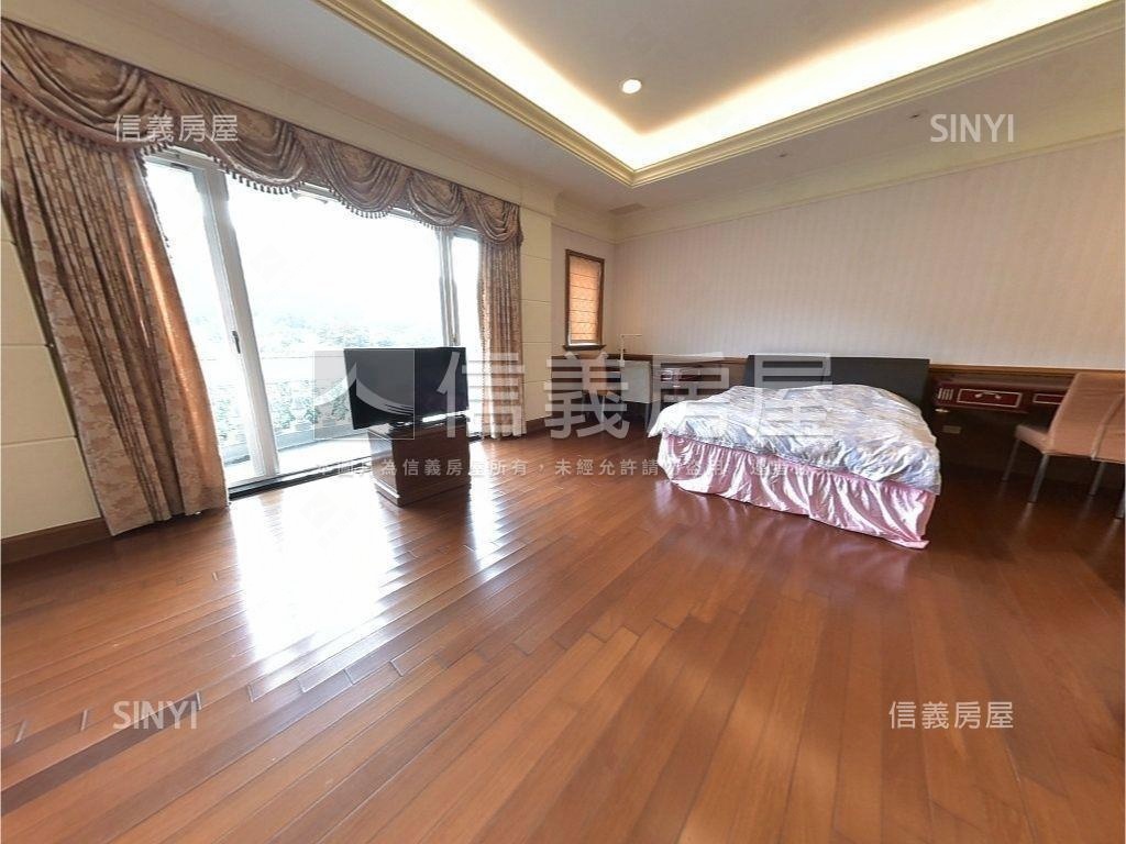 奢華頂級大庭院別墅房屋室內格局與周邊環境