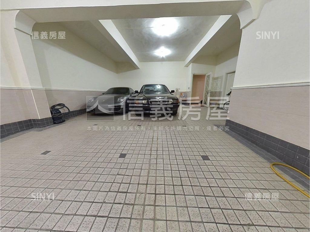 奢華頂級大庭院別墅房屋室內格局與周邊環境