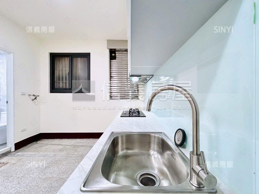 近一中篤行路上金店面房屋室內格局與周邊環境