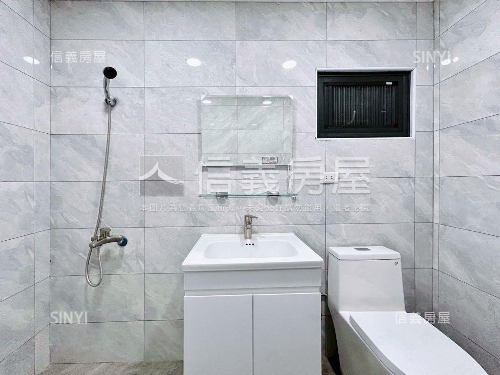 近一中篤行路上金店面房屋室內格局與周邊環境