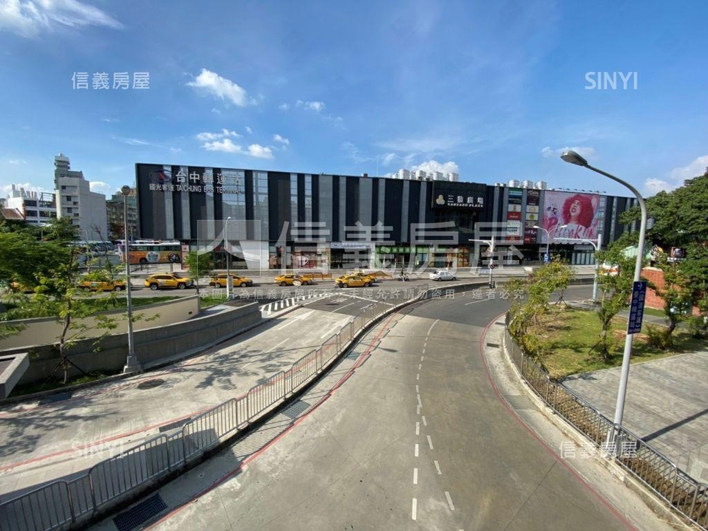 近一中篤行路上金店面房屋室內格局與周邊環境