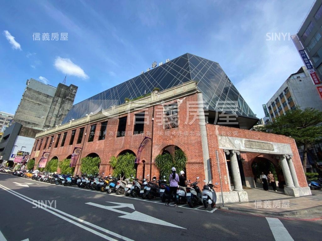 近一中篤行路上金店面房屋室內格局與周邊環境