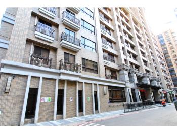 稀有露臺三房車位