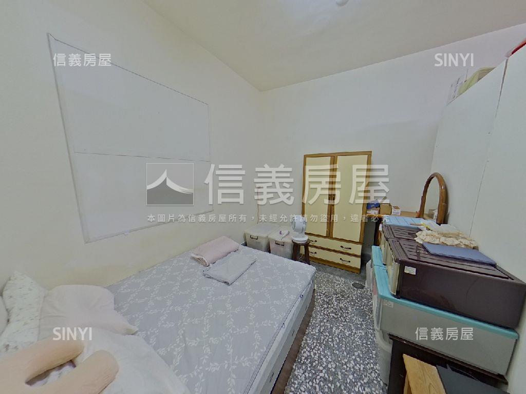 捷運約十分鐘方便停車一樓房屋室內格局與周邊環境